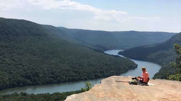 Tennessee River view from Snoopers Rock